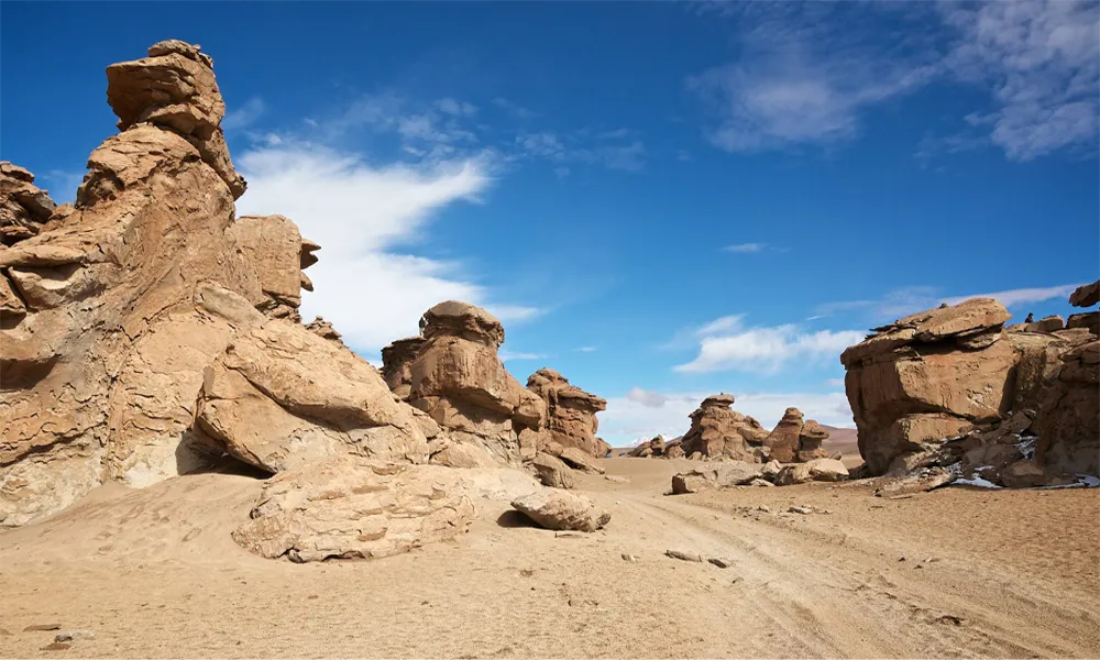 Deserto Siloli-Uyuni: paisagens surreais