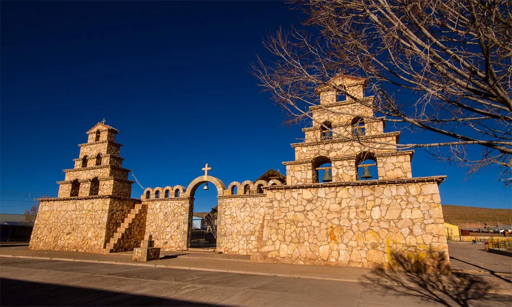 Cidade de San Cristóbal: História viva do Altiplano boliviano