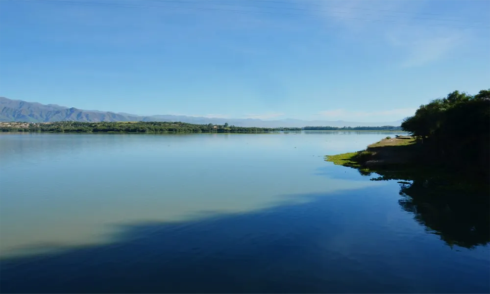Lake San Jacinto in Tarija: Nature and Tranquility