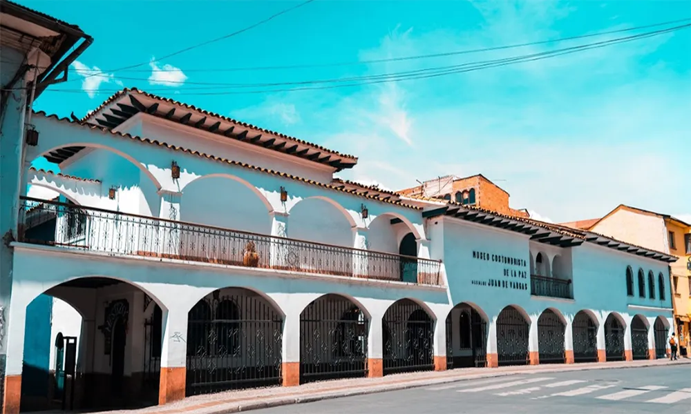 Museu Folclórico Juan de Vargas: Tradição Boliviana