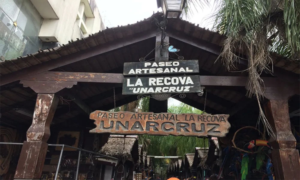 Passeio Artesanal de La Recova: Tradição e Cultura Viva